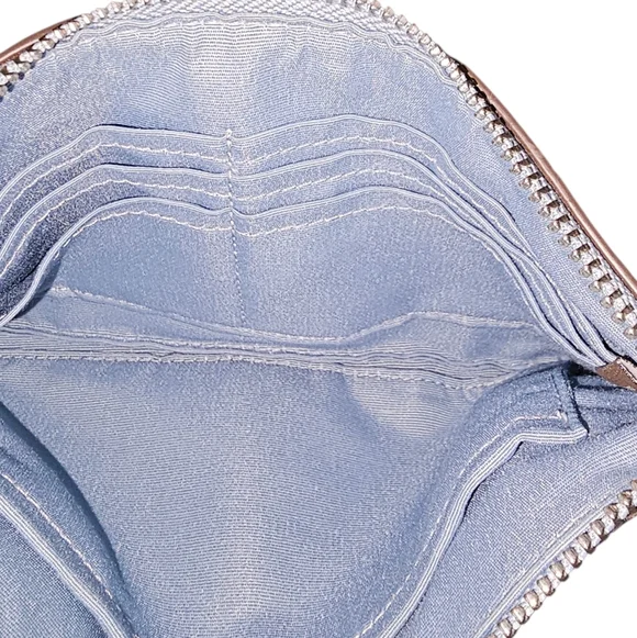 COACH Authentic Light Blue Croc Embossed Leather Large Zip Pouch Wristlet - Picture 5 of 8